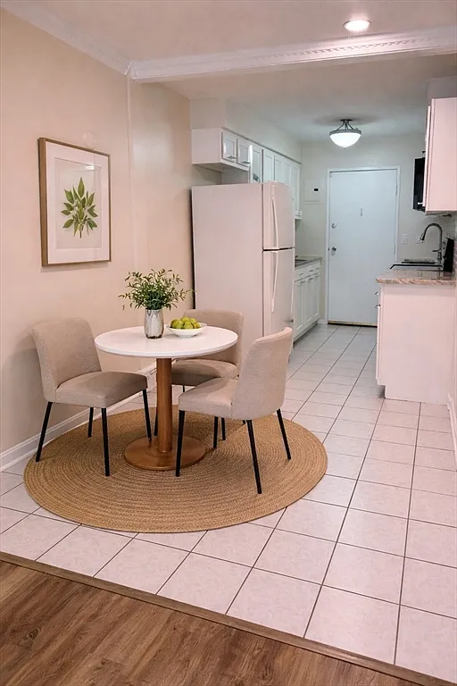 2 bed, 1.0 bath, 924 sqft, $2,100 — Photo 3