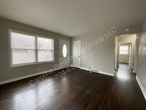 3rd image of 1624 Eastway Dr