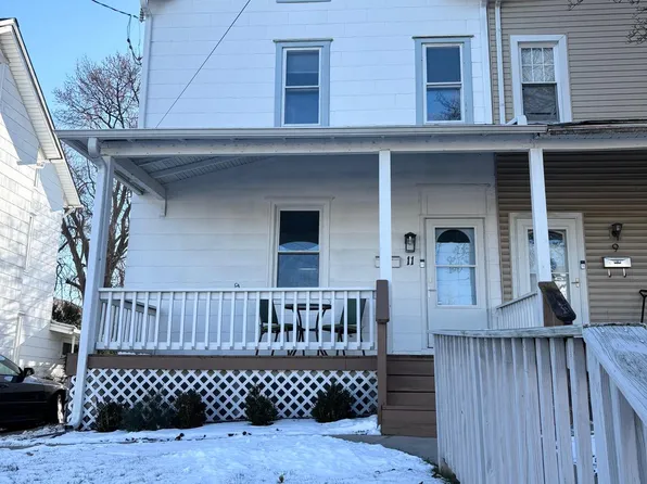 11 Cherry St, Willow Grove, PA 19090