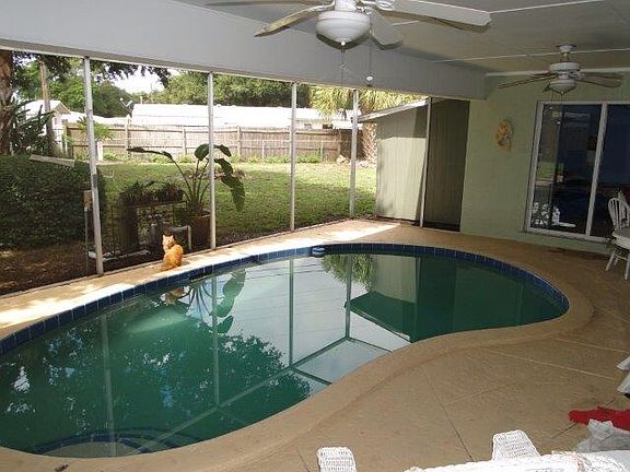Beautiful Deepwater pool