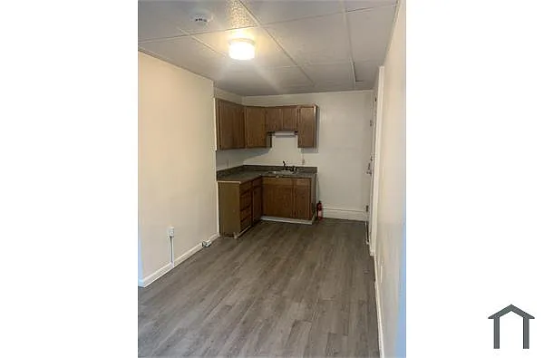 Building Photo - 504 Brownsville Rd #2