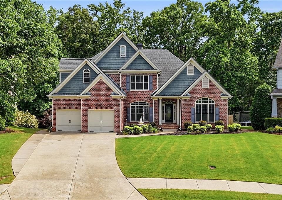 1st image of 715 Crescent Cir