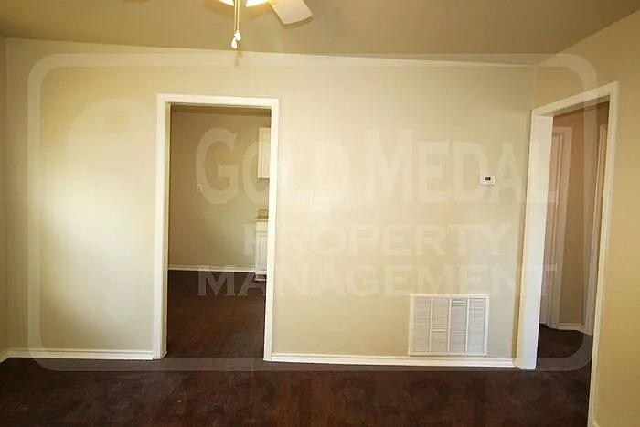2 bed, 1.0 bath, 720 sqft, $825 — Photo 4