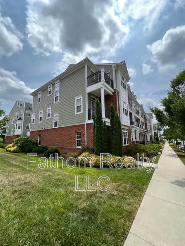 West Broad Village — Photo 2