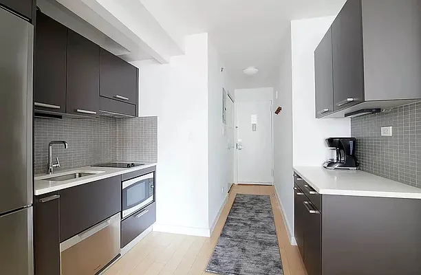 Rented by Manhattan Realty Group | media 3