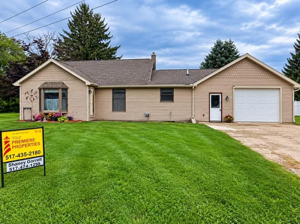 502 Jackson St, Cement City, MI 49233