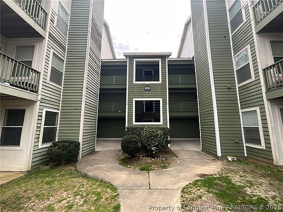 3rd image of 979 Stewarts Creek Dr APT 8