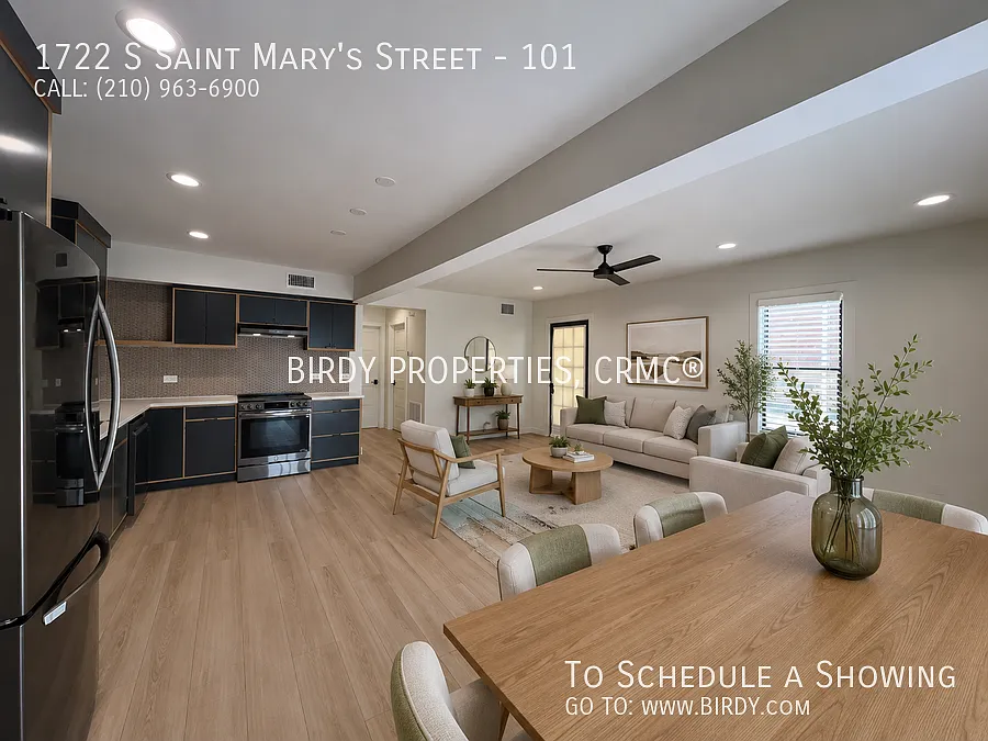 "Charming 1-Bedroom Duplex Retreat in San Antonio 880 Sq Ft of Comfort at 1722 S Saint Mary's!" — Photo 4