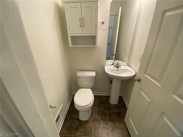 8601 Dunham Dr — Photo 7