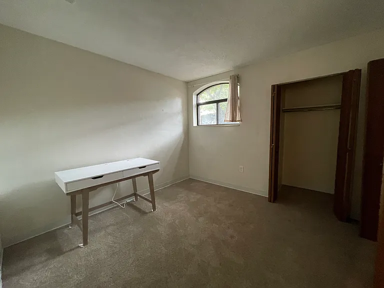 3273 Niagara Sq — Photo 9