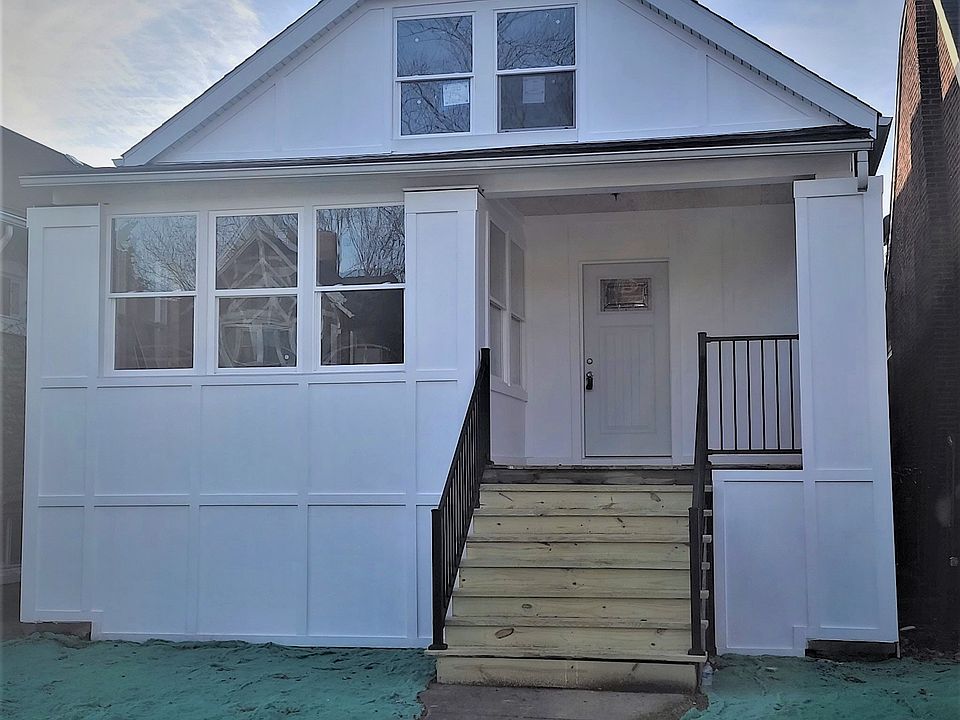 1st image of 4324 N Sawyer Ave