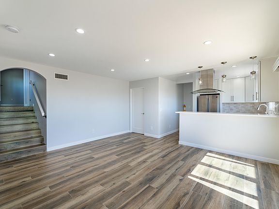 5th image of 1103 Buena Vista St APT 2