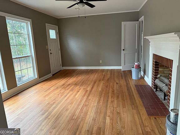 3rd image of 221 Vista Cir