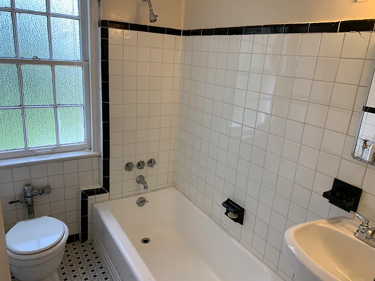 2827 Thornhill Rd — Photo 37