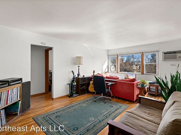 4th image of 317 15th Ave NE APT 1