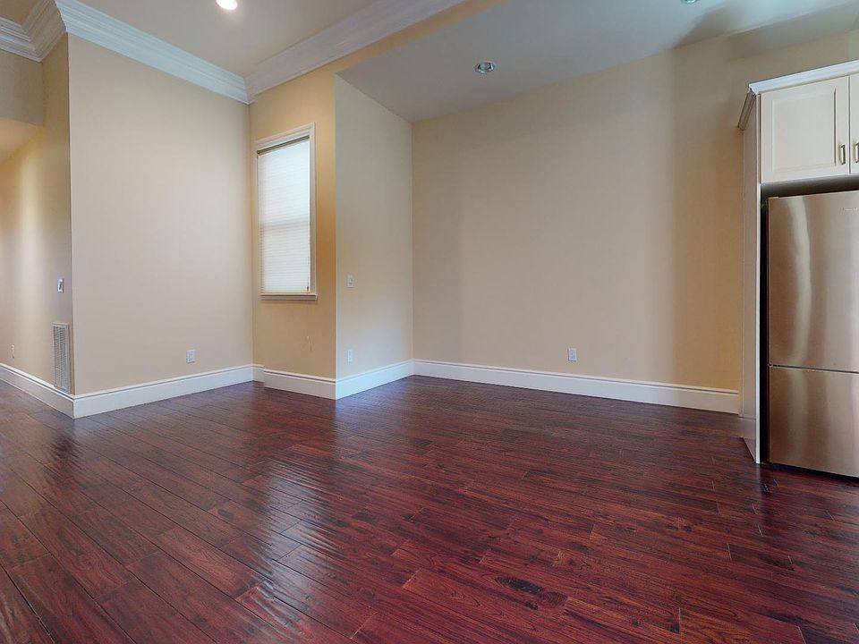 1st image of 259 Bartlett St