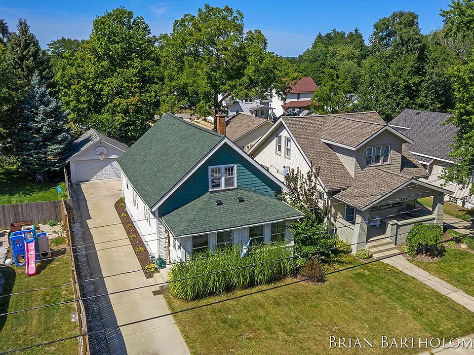 1st image of 2113 Duiker Ave NE
