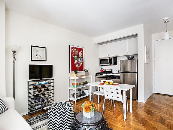3rd image of 301 W 57th St APT 5BB