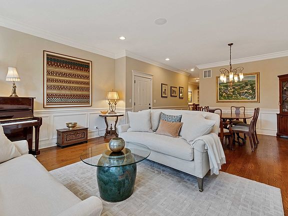 3rd image of 2523 N Southport Ave #1S