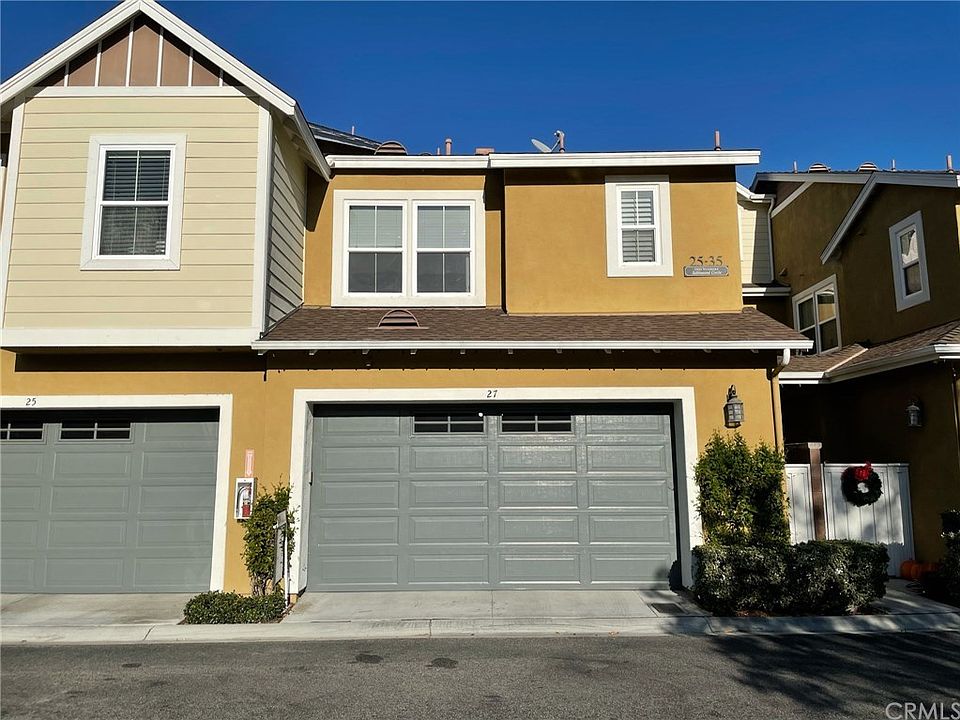2nd image of 27 Sablewood Cir