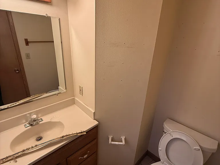 2124 Ludington Ave — Photo 11