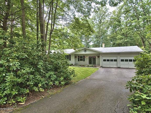 5th image of 105 Pine Hollow Rd