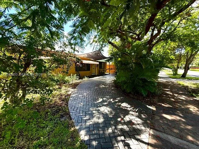 Gulfstream Estates No 2 — Photo 2