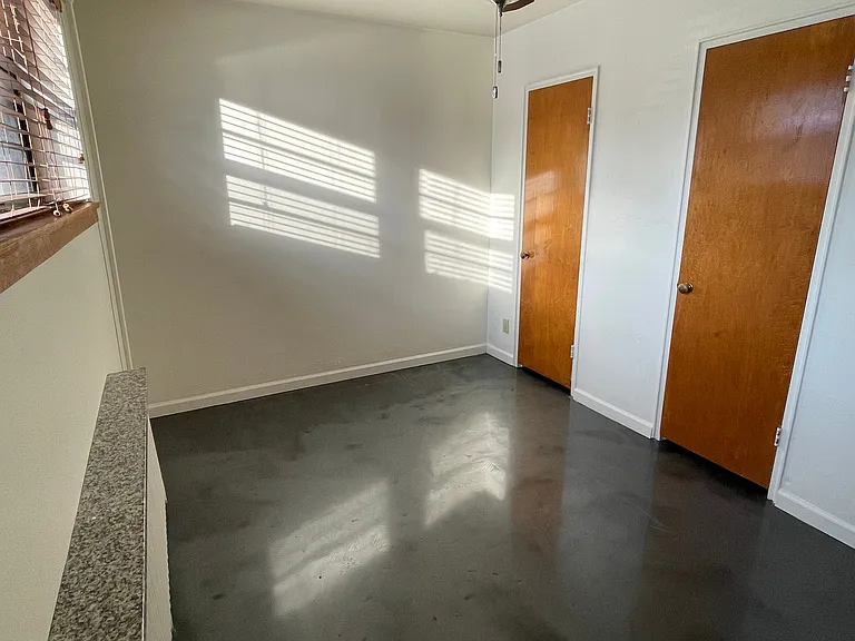Virginia Apartments — Photo 26