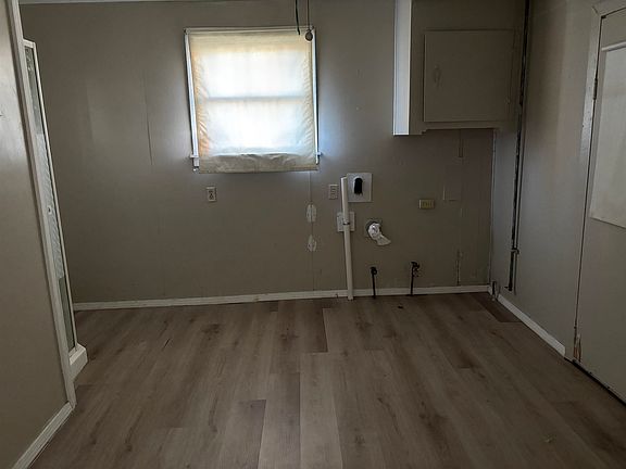 5th image of 2218 3rd St