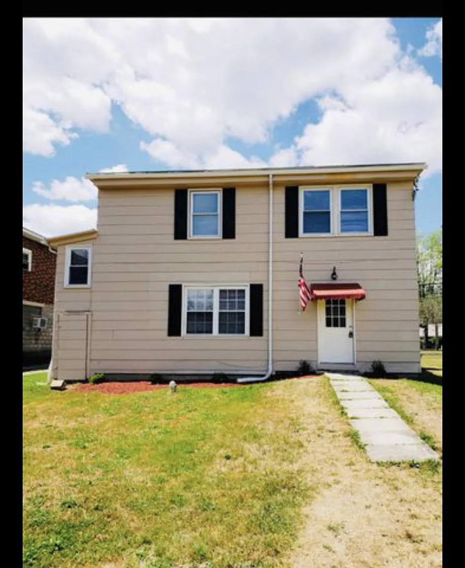2 bed, 1200 sqft, $1,000 — Photo 3