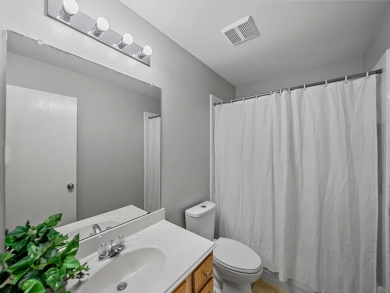 Hall Bath 2