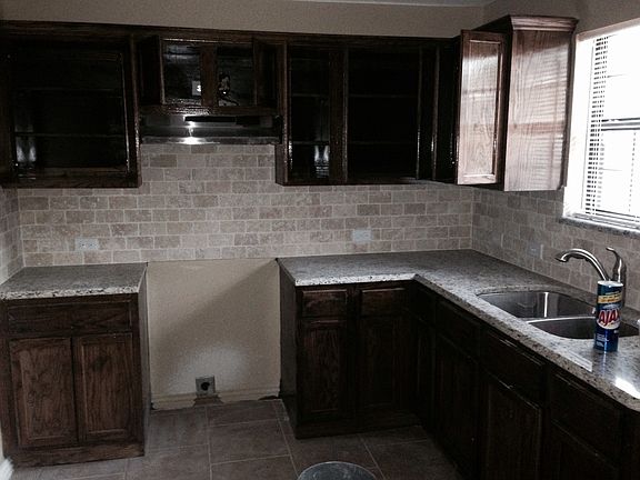 3rd image of 903 E Woodin Blvd