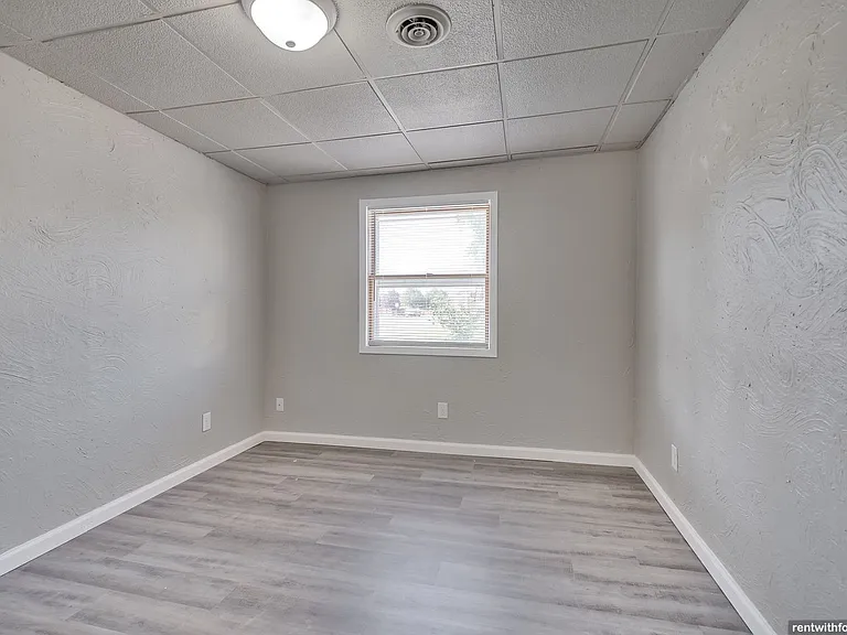 204 Elm St. — Photo 6