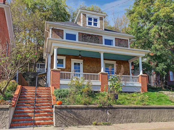 405 S Bench St, Galena, IL 61036
