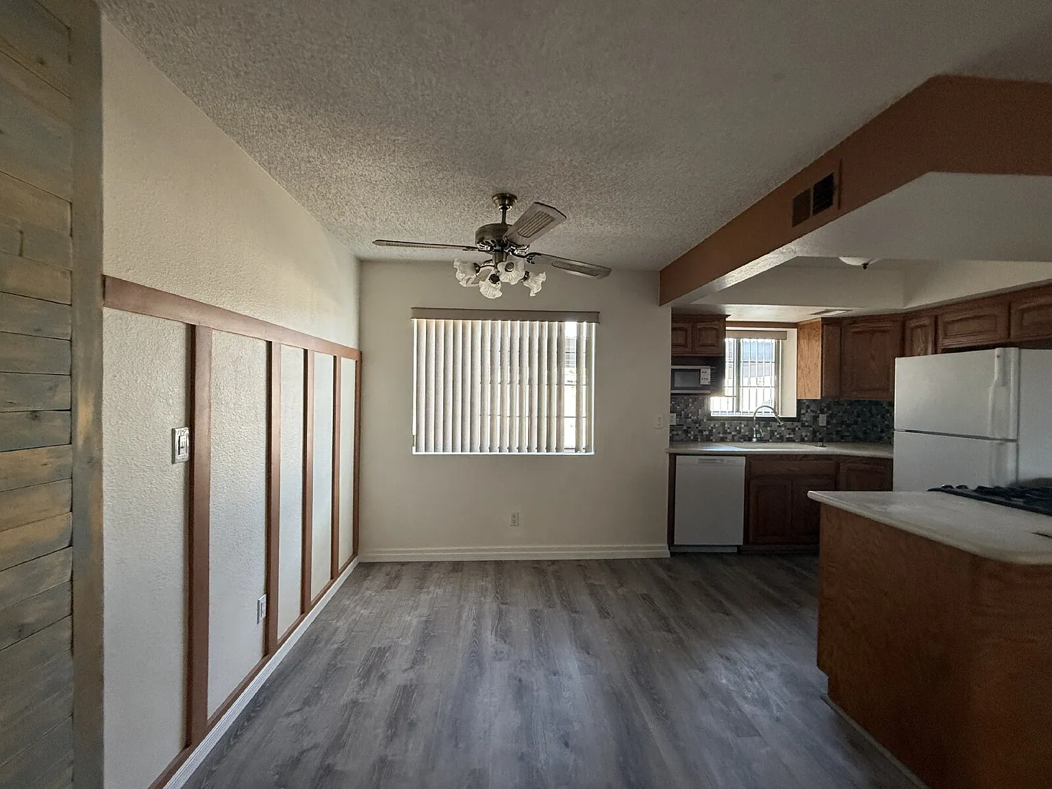 2 bed, 2.0 bath, 858 sqft, $1,200 — Photo 4