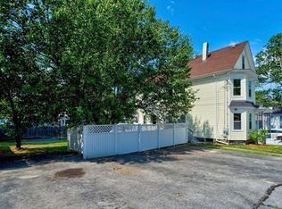 89 Foster St #B, Lowell, MA 01851