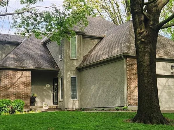 901 Outlook Dr, Harrisonville, MO 64701