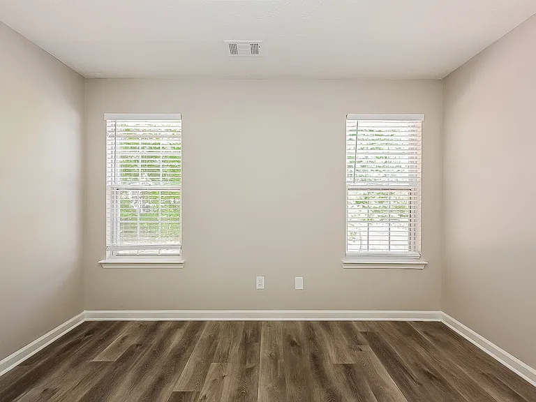 135 Greenland Dr — Photo 17