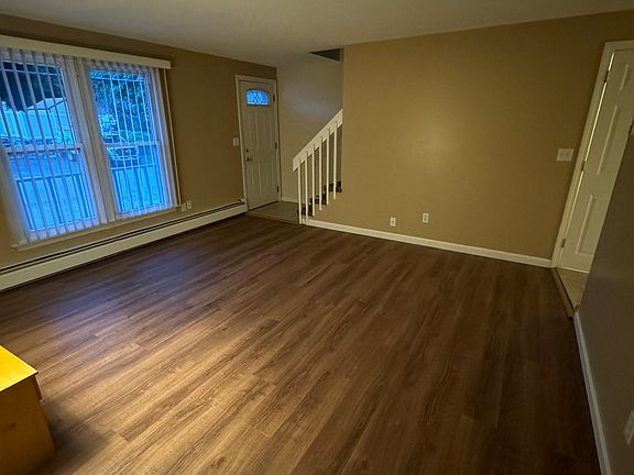 5th image of 10 Hill Ave