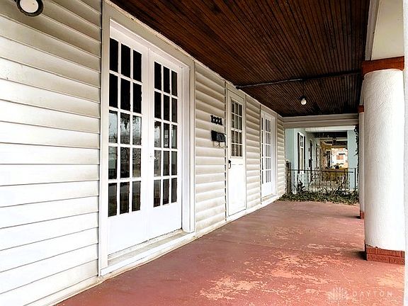 3rd image of 1221 Old Orchard Ave