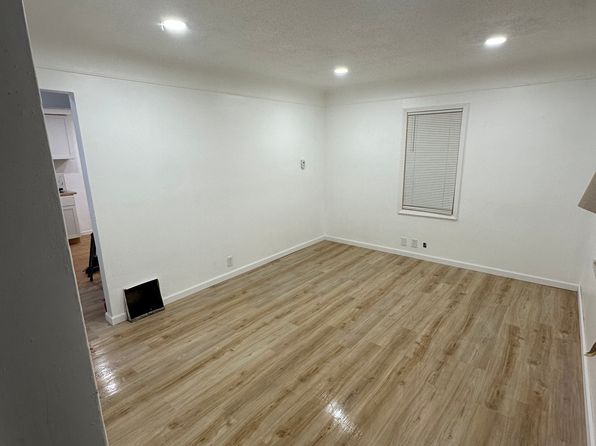 (undisclosed Address), Flint, MI 48504