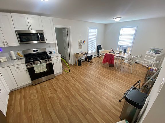 5th image of 69 Florence St #4