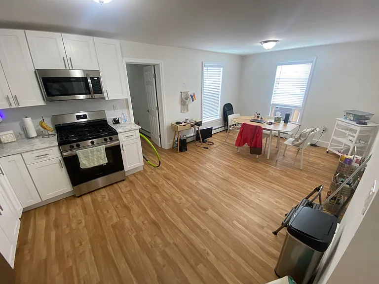 69 Florence St #3 — Photo 7