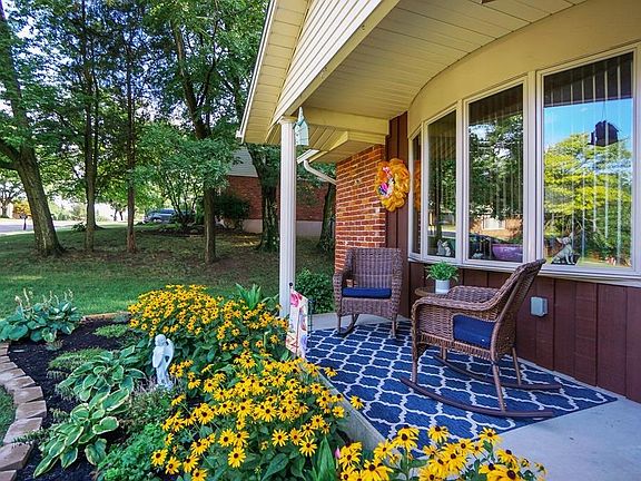 3rd image of 5795 Red Oak Dr