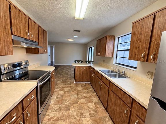 5th image of 5280 Beachview Dr