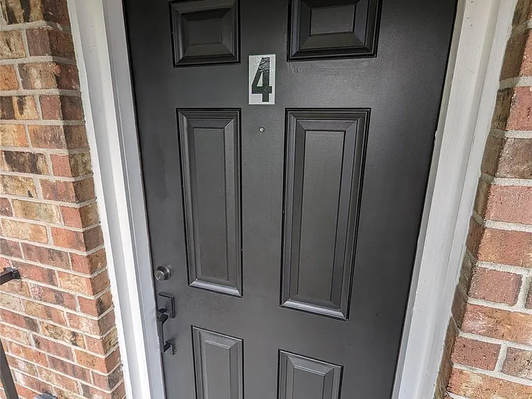 2015 Rosalee St #4 — Photo 17
