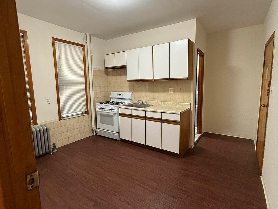 1st image of 3216 41st St APT 1F