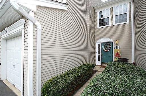 2nd image of 30 Pennsbury Way