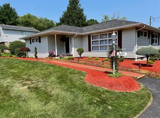 2691 Harlansburg Rd, New Castle, PA 16101