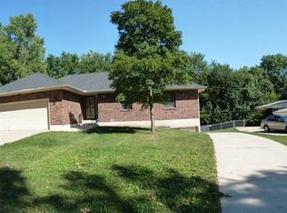 611 SW Merritt St, Lees Summit, MO 64081